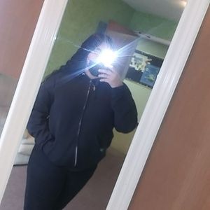 Meet your Posher, Jeily